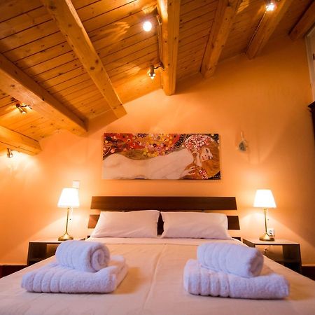 Attic Flat At San Giacomo Square-Corfu Town Apartment ภายนอก รูปภาพ