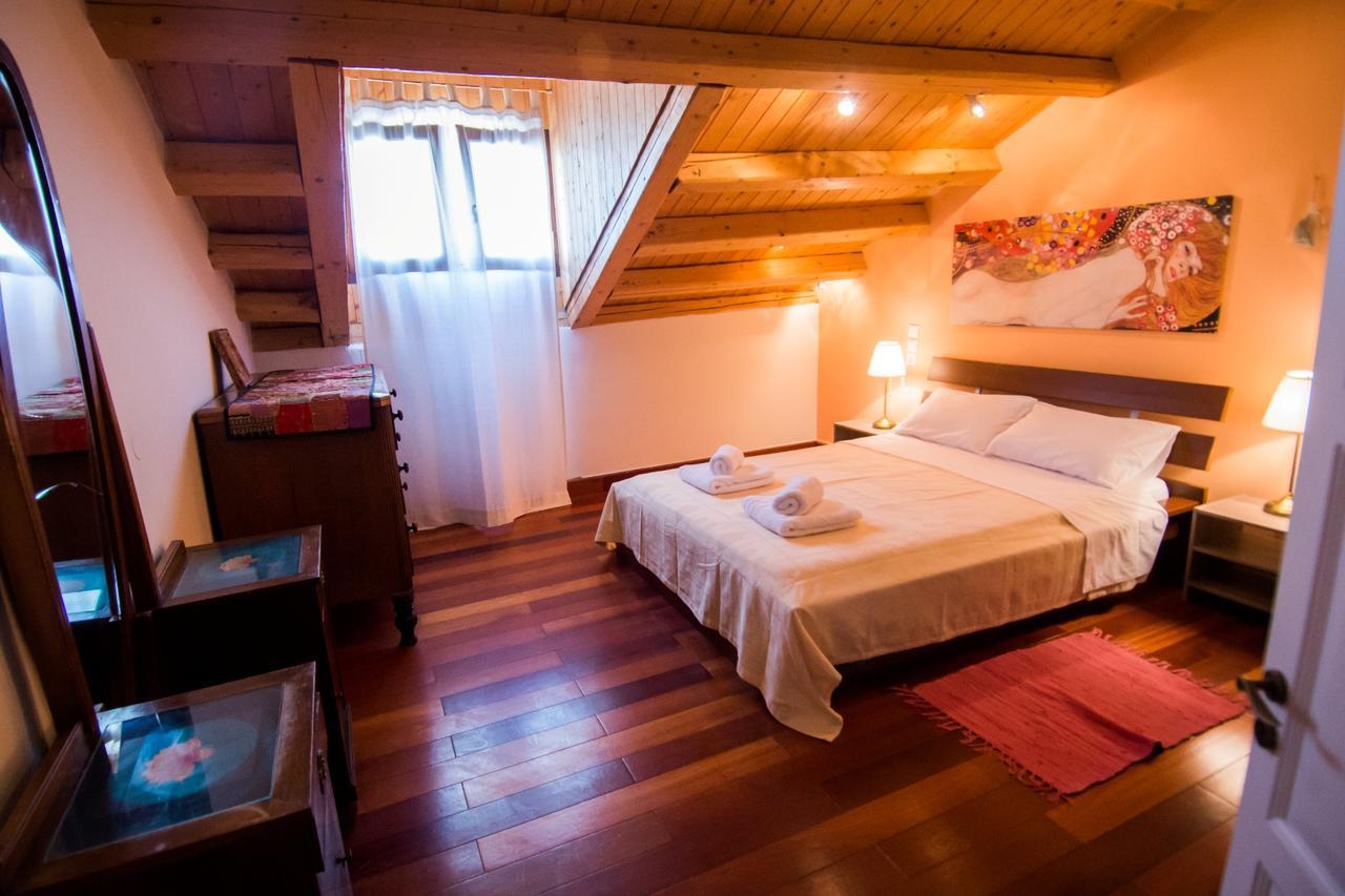 Attic Flat At San Giacomo Square-Corfu Town Apartment ภายนอก รูปภาพ