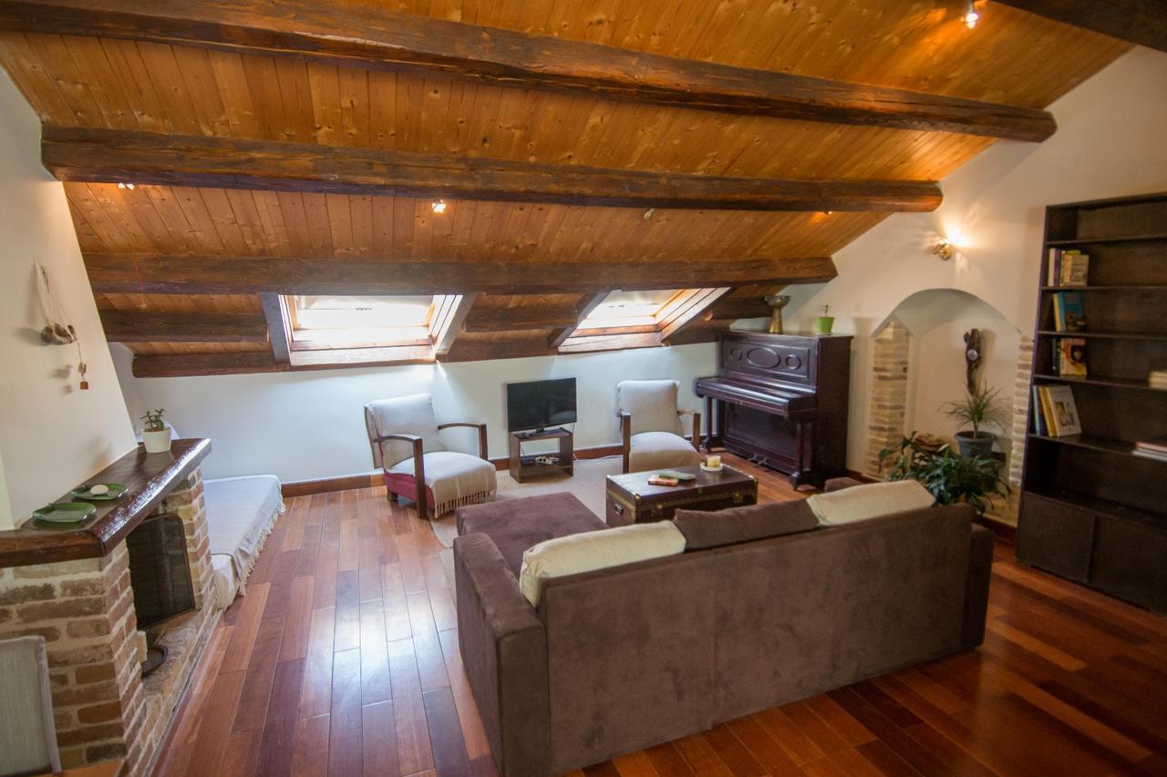 Attic Flat At San Giacomo Square-Corfu Town Apartment ภายนอก รูปภาพ